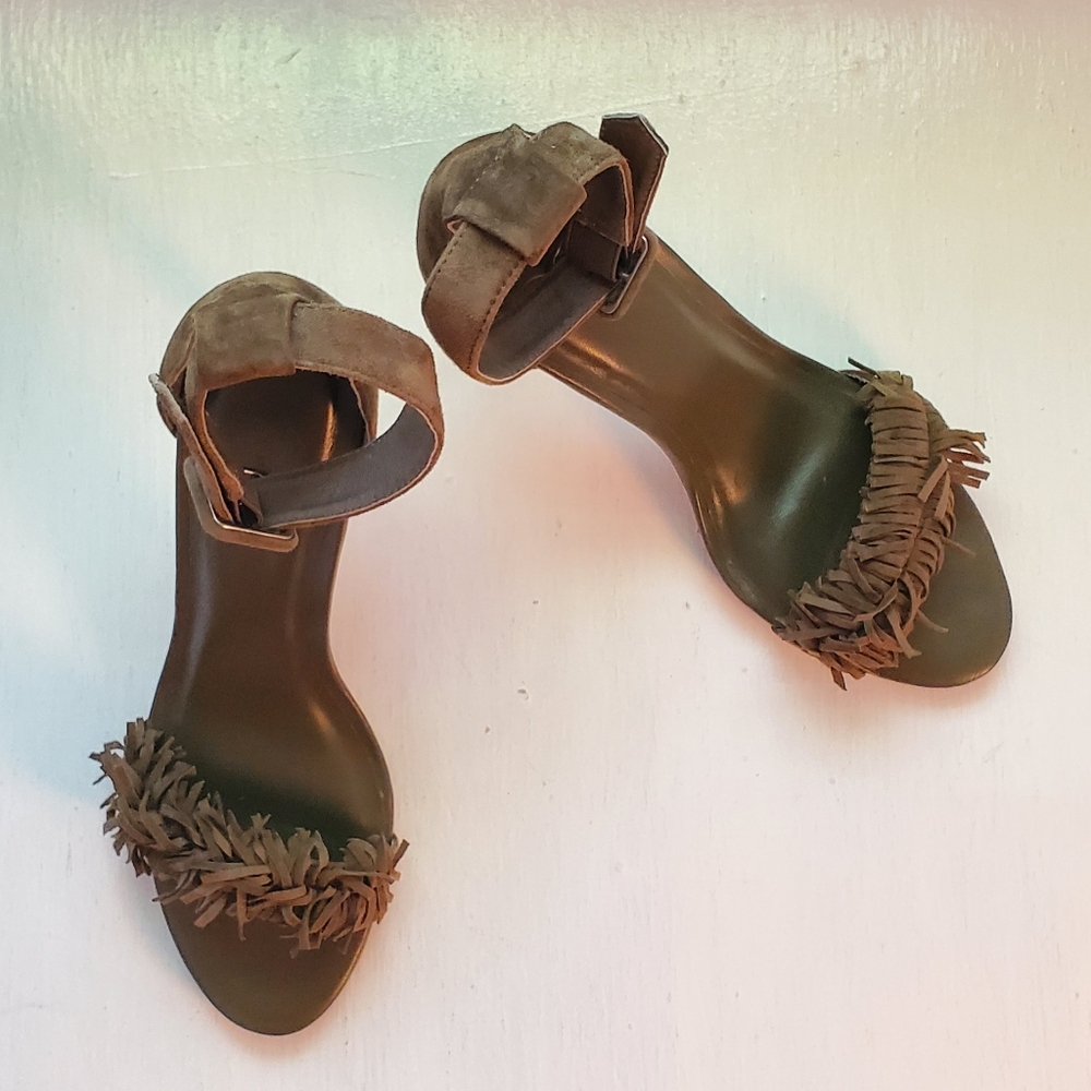 Joie Pippi suede fringe ankle strap sandal heels - Picture 2 of 13
